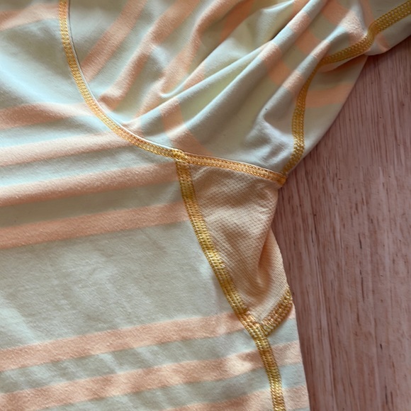 Lululemon Run Warm Up Crew Size 6 - Picture 11 of 12